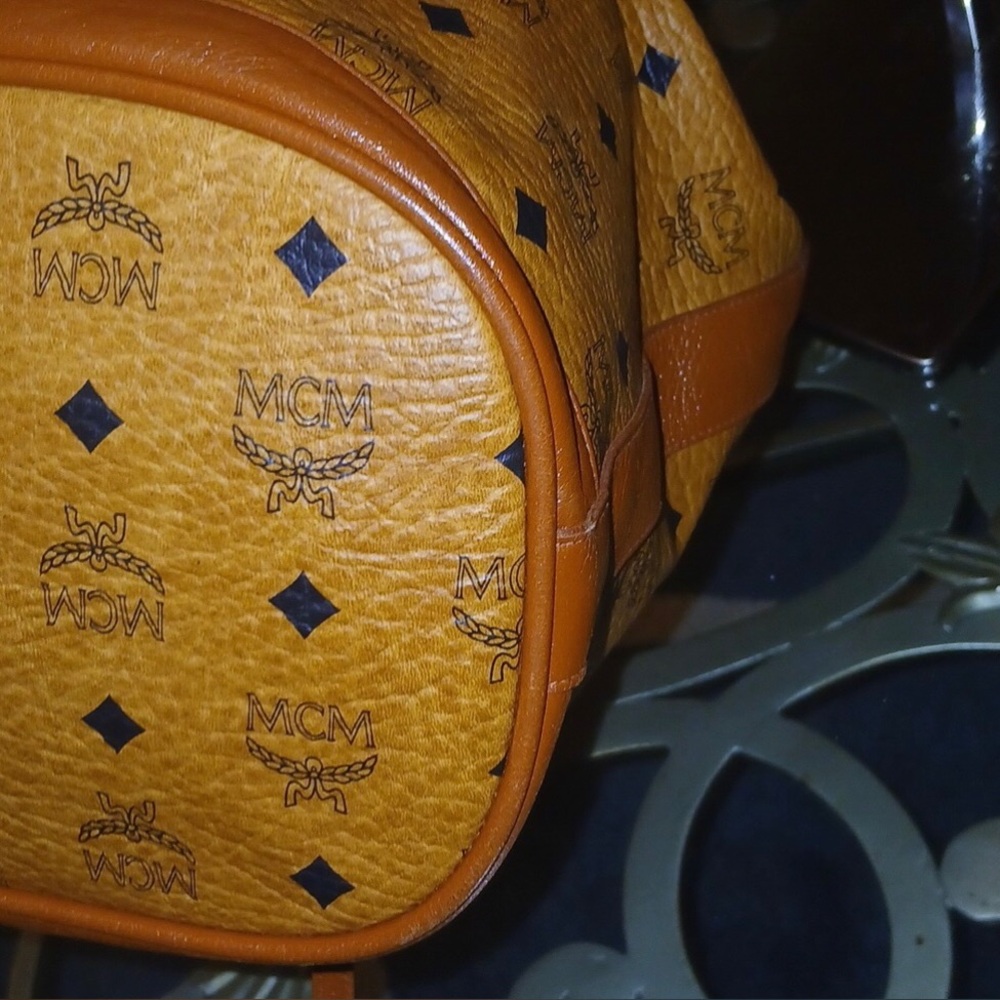 MCM COGNAC VISETOS LEATHER BUCKET BAG - Picture 10 of 12